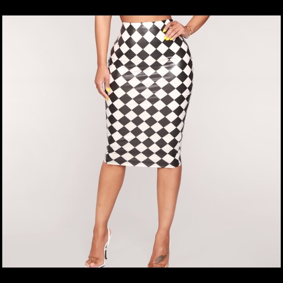 Fashion Nova Dresses & Skirts - Checkered Midi Skirt